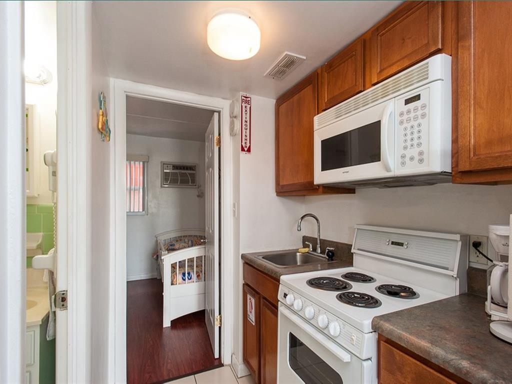 5001 NEW JERSEY AVENUE HOLLY BEACH CONDOS 206 WILDWOOD SUMMER